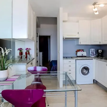 French Riviera 1 Bedroom On The Facing Cannes Apartment